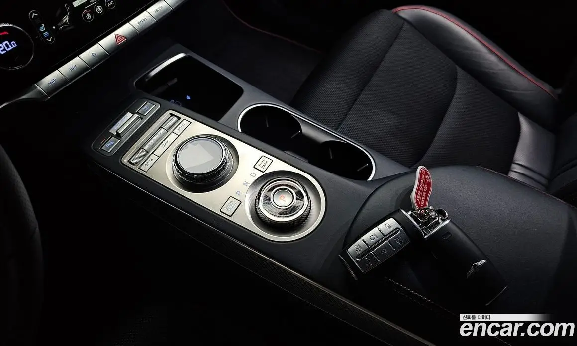 Genesis GV70 2021 2.5 автомат (гидро), фото 11 Genesis GV70 2021 2.5 автомат (гидро), фото 11