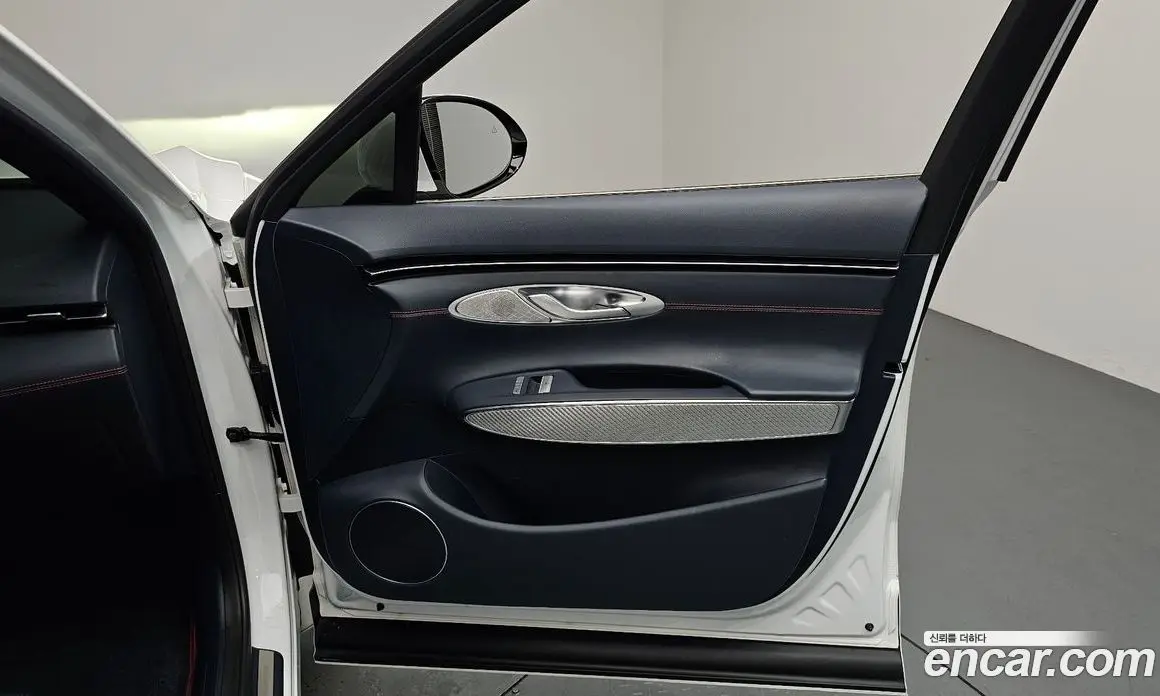 Genesis GV70 2021 2.5 автомат (гидро), фото 13 Genesis GV70 2021 2.5 автомат (гидро), фото 13