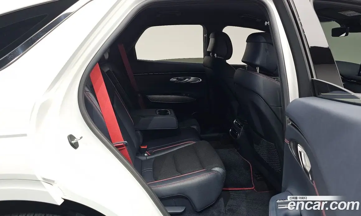 Genesis GV70 2021 2.5 автомат (гидро), фото 16 Genesis GV70 2021 2.5 автомат (гидро), фото 16