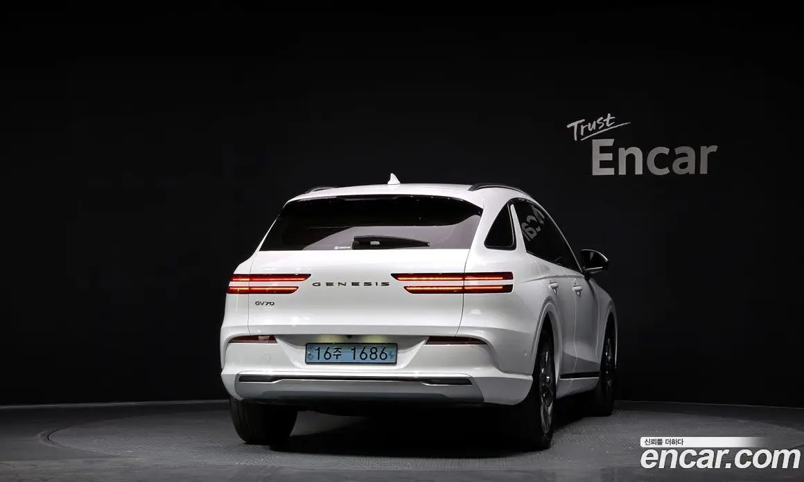 Genesis GV70 2022 0.1 автомат (гидро), фото 4 Genesis GV70 2022 0.1 автомат (гидро), фото 4