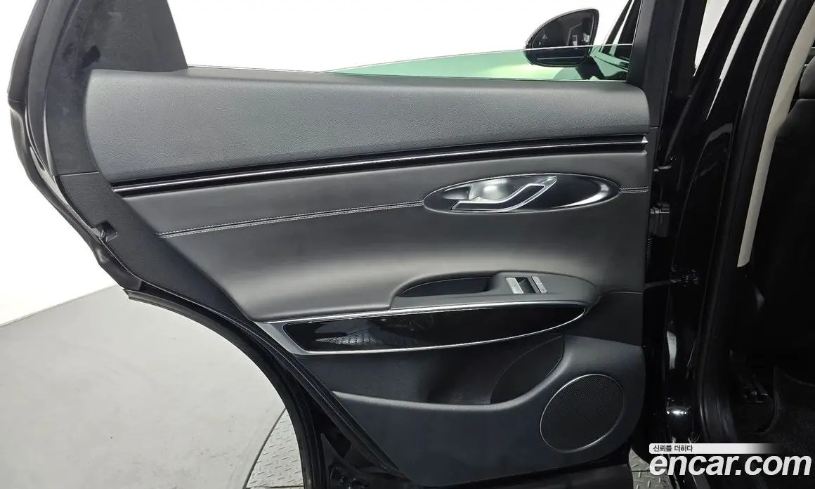 Genesis GV70 2022 2.5 автомат (гидро), фото 15 Genesis GV70 2022 2.5 автомат (гидро), фото 15