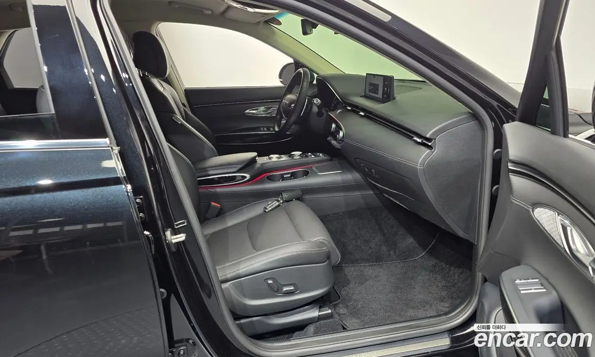 Genesis GV70 2022 2.5 автомат (гидро), фото 16 Genesis GV70 2022 2.5 автомат (гидро), фото 16
