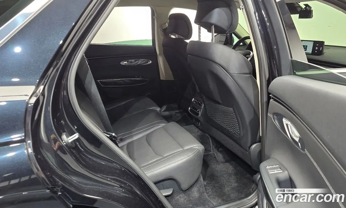 Genesis GV70 2022 2.5 автомат (гидро), фото 17 Genesis GV70 2022 2.5 автомат (гидро), фото 17