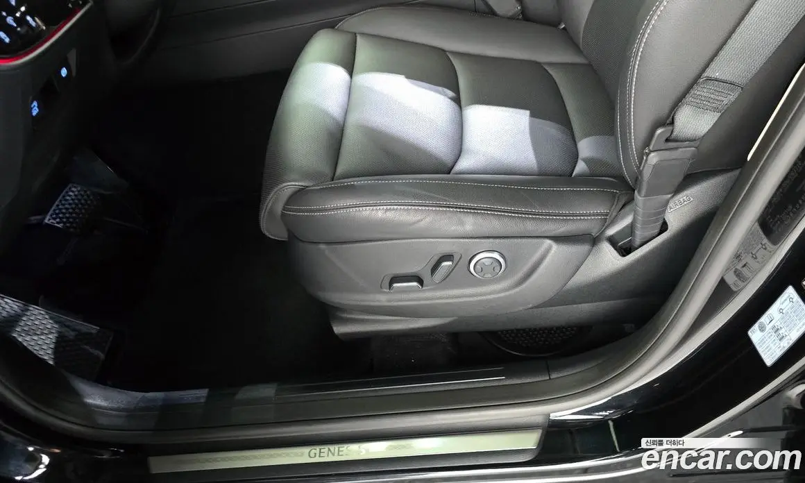 Genesis GV70 2022 2.5 автомат (гидро), фото 30 Genesis GV70 2022 2.5 автомат (гидро), фото 30