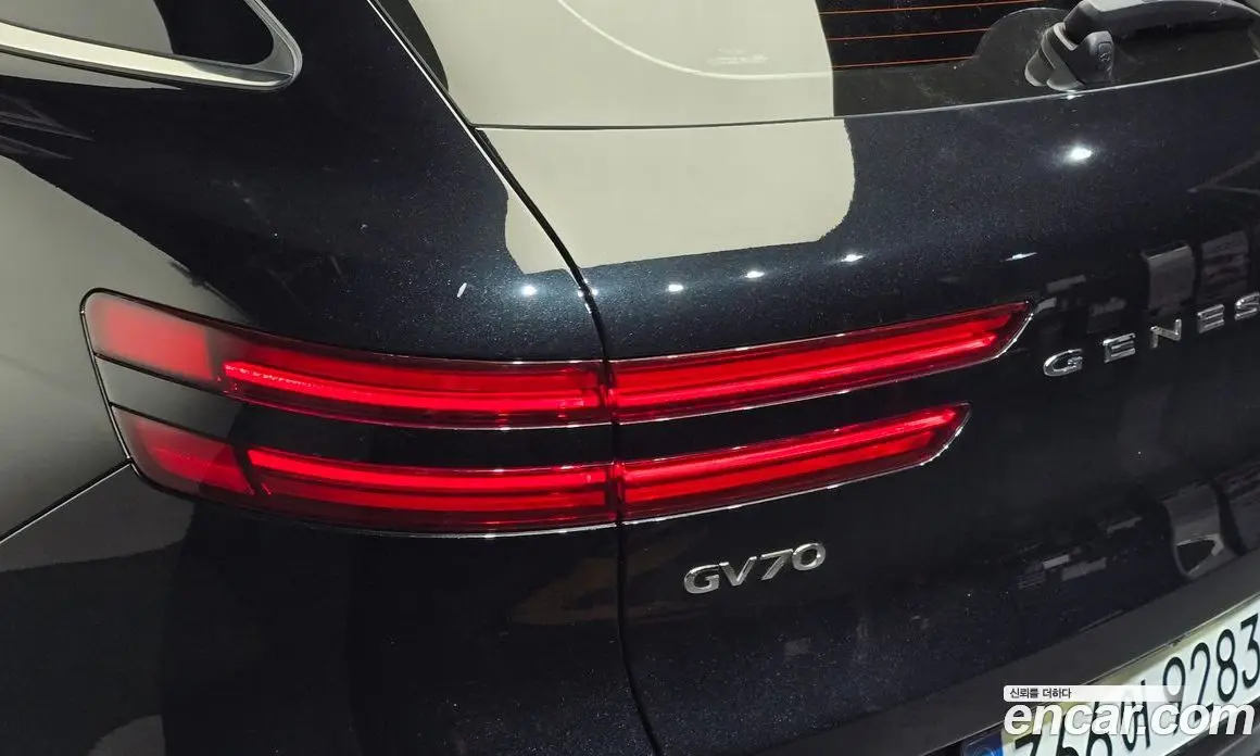 Genesis GV70 2022 2.5 автомат (гидро), фото 9 Genesis GV70 2022 2.5 автомат (гидро), фото 9