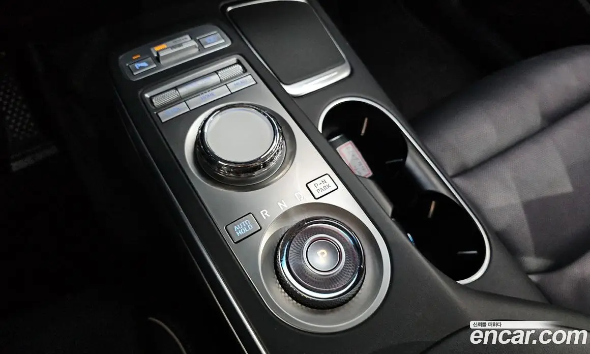 Genesis GV70 2022 2.5 автомат (гидро), фото 11 Genesis GV70 2022 2.5 автомат (гидро), фото 11