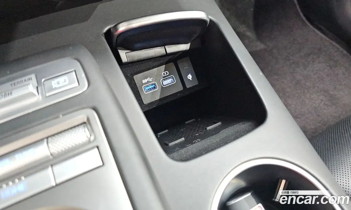 Genesis GV70 2022 2.5 автомат (гидро), фото 29 Genesis GV70 2022 2.5 автомат (гидро), фото 29
