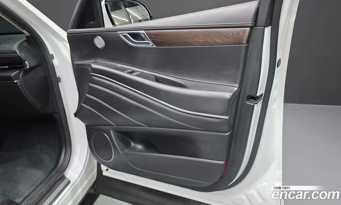Genesis GV80 2020 2.5 автомат (гидро), фото 15 Genesis GV80 2020 2.5 автомат (гидро), фото 15