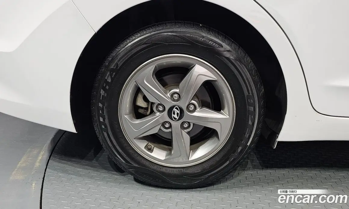 Hyundai Avante 2016 1.6 автомат (гидро), фото 5 Hyundai Avante 2016 1.6 автомат (гидро), фото 5