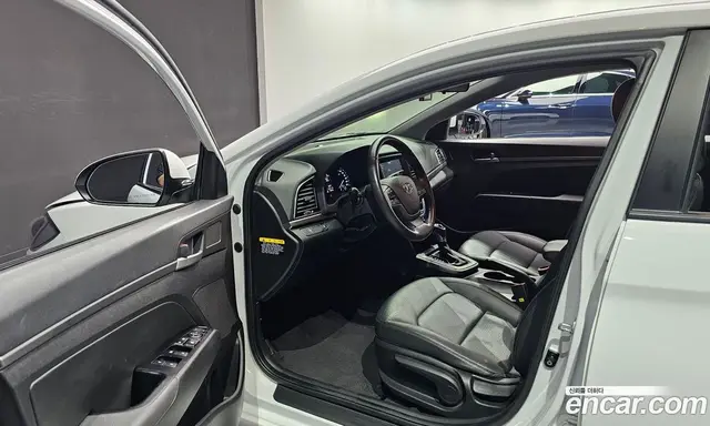 Hyundai Avante 2016 1.6 автомат (гидро), миниатюра 10 Hyundai Avante 2016 1.6 автомат (гидро), миниатюра 10