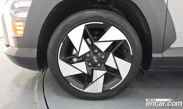 Hyundai Kona 2023 1.6 автомат (гидро), миниатюра 4 Hyundai Kona 2023 1.6 автомат (гидро), миниатюра 4