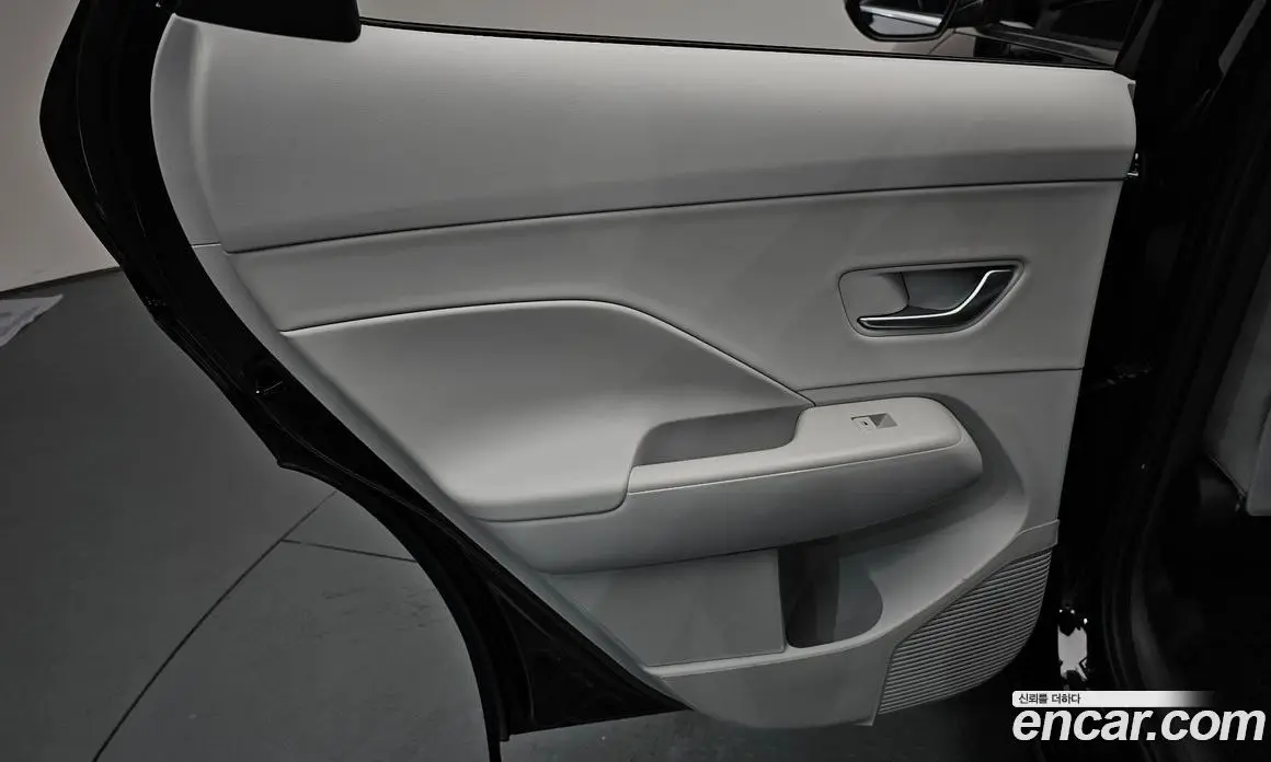 Hyundai Kona 2023 0.2 автомат (гидро), фото 14