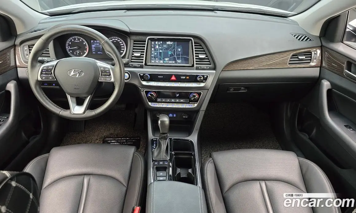 Hyundai Sonata 2019 2.0 автомат (гидро), фото 10 Hyundai Sonata 2019 2.0 автомат (гидро), фото 10