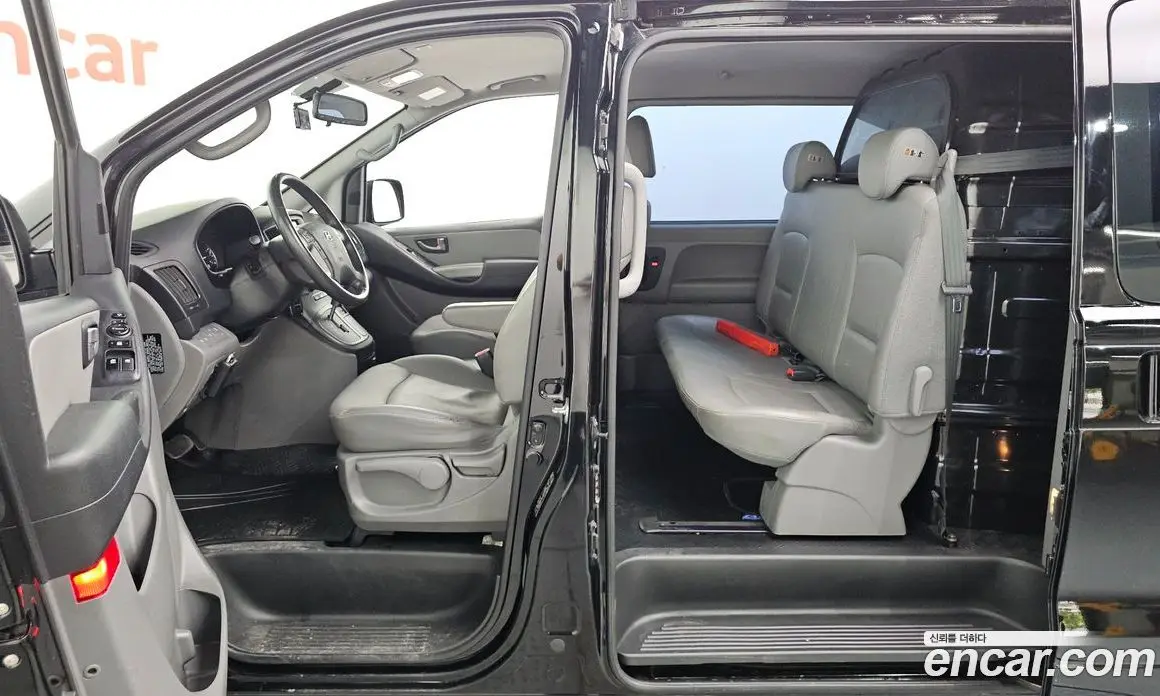 Hyundai Starex 2020 2.5 автомат (гидро), фото 24 Hyundai Starex 2020 2.5 автомат (гидро), фото 24