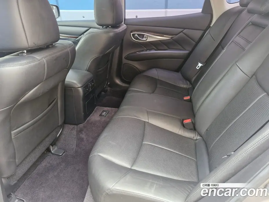 Infiniti M 2011 3.7 автомат (гидро), фото 17 Infiniti M 2011 3.7 автомат (гидро), фото 17
