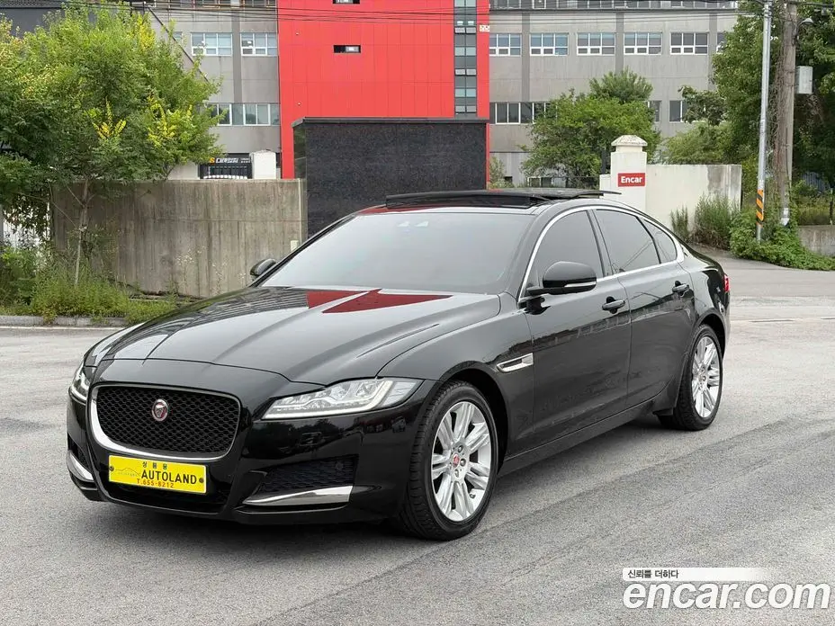 Jaguar XF 2019 2.0 автомат (гидро), фото 1 Jaguar XF 2019 2.0 автомат (гидро), фото 1