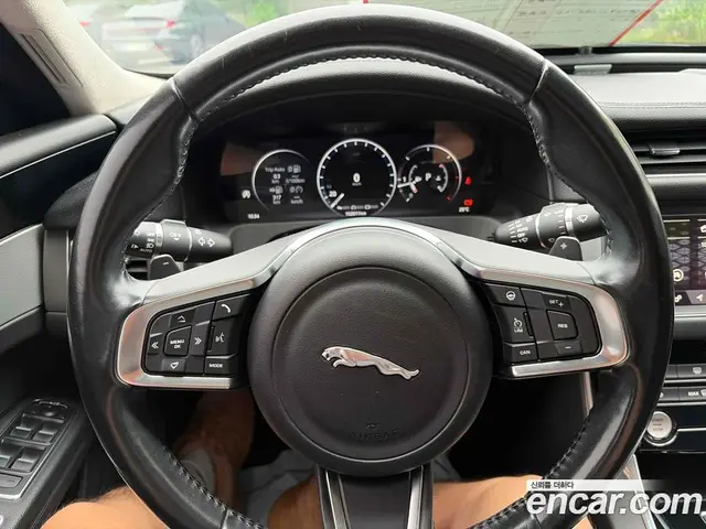 Jaguar XF 2019 2.0 автомат (гидро), миниатюра 11 Jaguar XF 2019 2.0 автомат (гидро), миниатюра 11