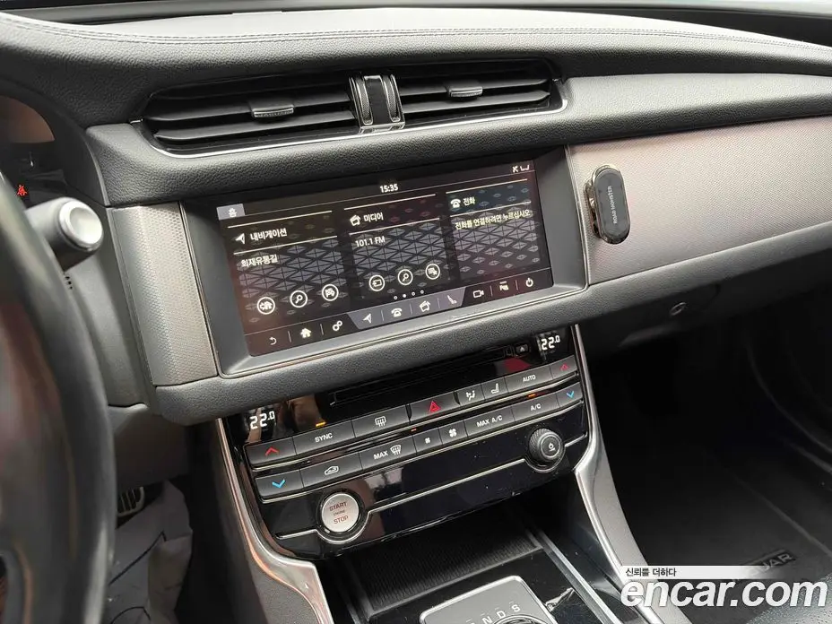 Jaguar XF 2019 2.0 автомат (гидро), фото 13 Jaguar XF 2019 2.0 автомат (гидро), фото 13