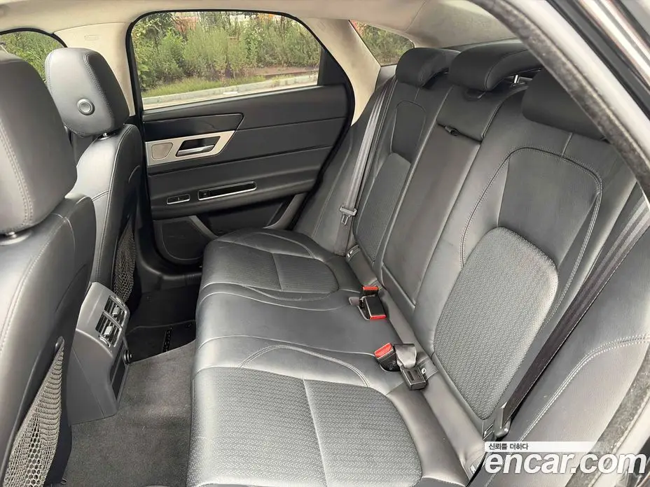 Jaguar XF 2019 2.0 автомат (гидро), фото 18 Jaguar XF 2019 2.0 автомат (гидро), фото 18