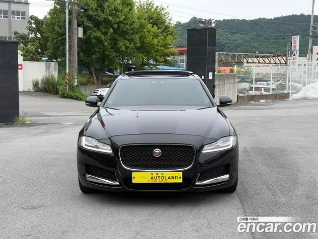Jaguar XF 2019 2.0 автомат (гидро), миниатюра 3 Jaguar XF 2019 2.0 автомат (гидро), миниатюра 3