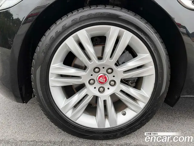Jaguar XF 2019 2.0 автомат (гидро), миниатюра 5 Jaguar XF 2019 2.0 автомат (гидро), миниатюра 5