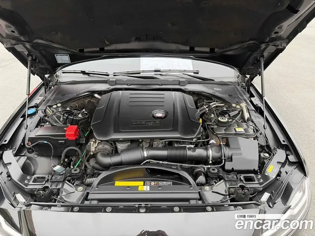 Jaguar XF 2019 2.0 автомат (гидро), миниатюра 6 Jaguar XF 2019 2.0 автомат (гидро), миниатюра 6