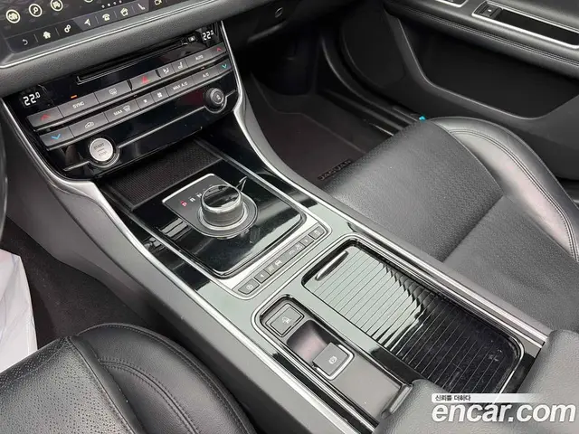 Jaguar XF 2019 2.0 автомат (гидро), миниатюра 9 Jaguar XF 2019 2.0 автомат (гидро), миниатюра 9
