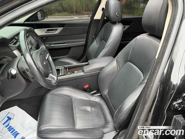 Jaguar XF 2019 2.0 автомат (гидро), миниатюра 10 Jaguar XF 2019 2.0 автомат (гидро), миниатюра 10