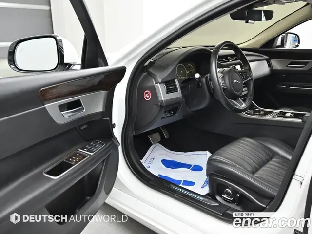 Jaguar XF 2020 2.0 автомат (гидро), миниатюра 11 Jaguar XF 2020 2.0 автомат (гидро), миниатюра 11