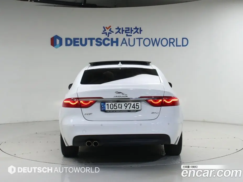 Jaguar XF 2020 2.0 автомат (гидро), фото 4 Jaguar XF 2020 2.0 автомат (гидро), фото 4