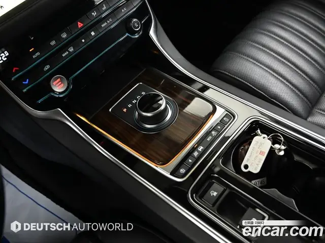 Jaguar XF 2020 2.0 автомат (гидро), миниатюра 9 Jaguar XF 2020 2.0 автомат (гидро), миниатюра 9