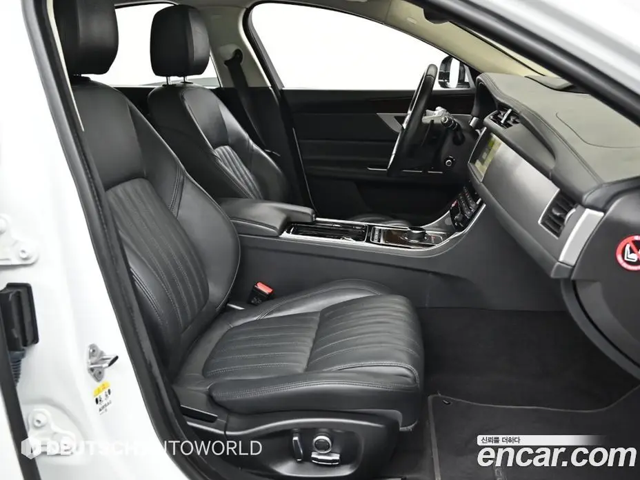 Jaguar XF 2020 2.0 автомат (гидро), фото 10 Jaguar XF 2020 2.0 автомат (гидро), фото 10