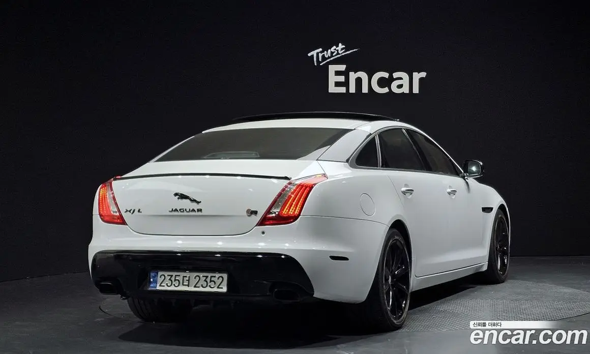 Jaguar XJ 2011 3.0 автомат (гидро), фото 2 Jaguar XJ 2011 3.0 автомат (гидро), фото 2