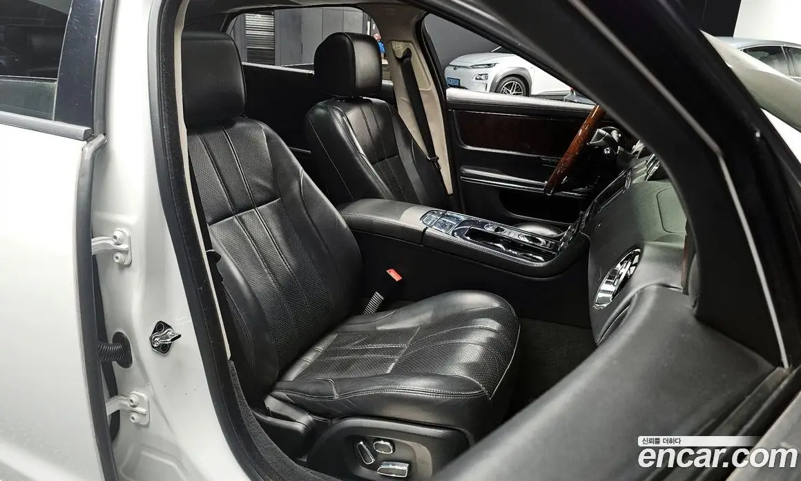 Jaguar XJ 2011 3.0 автомат (гидро), фото 10 Jaguar XJ 2011 3.0 автомат (гидро), фото 10