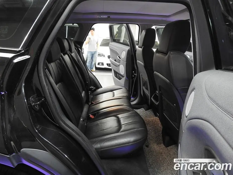 Land Rover Range Rover Evoque 2017 2.0 автомат (гидро), фото 13 Land Rover Range Rover Evoque 2017 2.0 автомат (гидро), фото 13