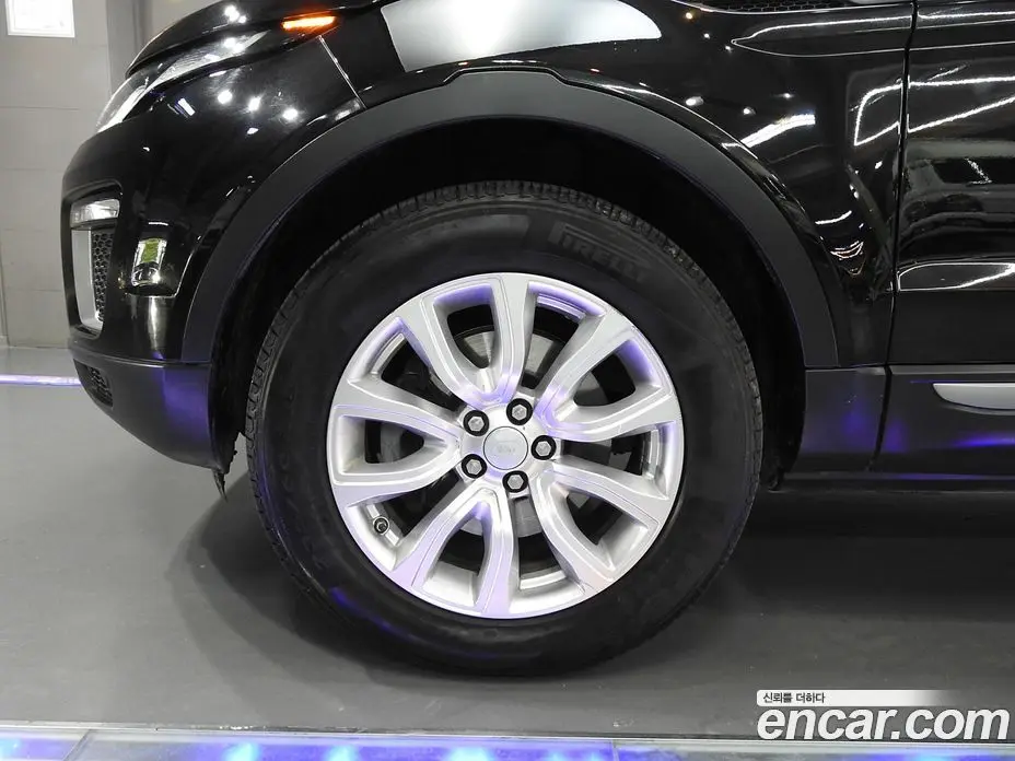 Land Rover Range Rover Evoque 2017 2.0 автомат (гидро), фото 5 Land Rover Range Rover Evoque 2017 2.0 автомат (гидро), фото 5