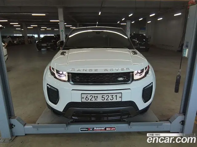 Land Rover Range Rover Evoque 2018 2.0 автомат (гидро), миниатюра 1 Land Rover Range Rover Evoque 2018 2.0 автомат (гидро), миниатюра 1