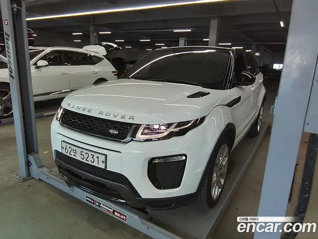 Land Rover Range Rover Evoque 2018 2.0 автомат (гидро), миниатюра 2 Land Rover Range Rover Evoque 2018 2.0 автомат (гидро), миниатюра 2