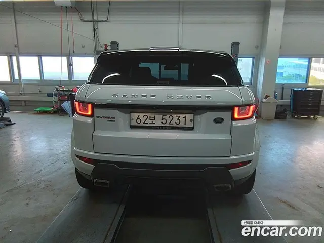 Land Rover Range Rover Evoque 2018 2.0 автомат (гидро), миниатюра 4 Land Rover Range Rover Evoque 2018 2.0 автомат (гидро), миниатюра 4
