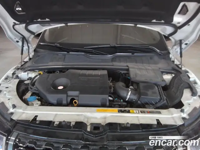 Land Rover Range Rover Evoque 2018 2.0 автомат (гидро), миниатюра 6 Land Rover Range Rover Evoque 2018 2.0 автомат (гидро), миниатюра 6