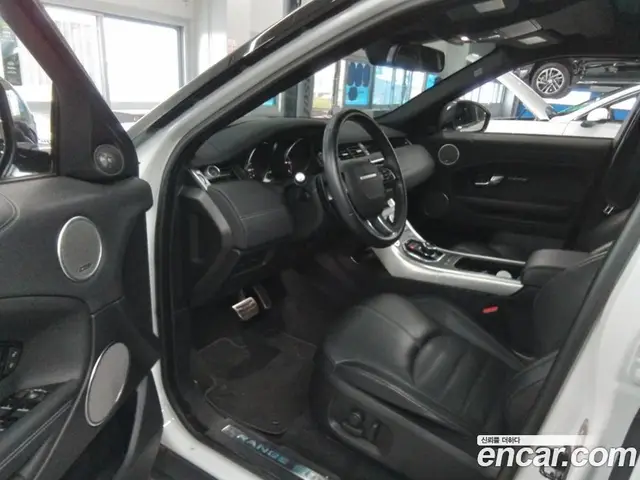 Land Rover Range Rover Evoque 2018 2.0 автомат (гидро), миниатюра 9 Land Rover Range Rover Evoque 2018 2.0 автомат (гидро), миниатюра 9