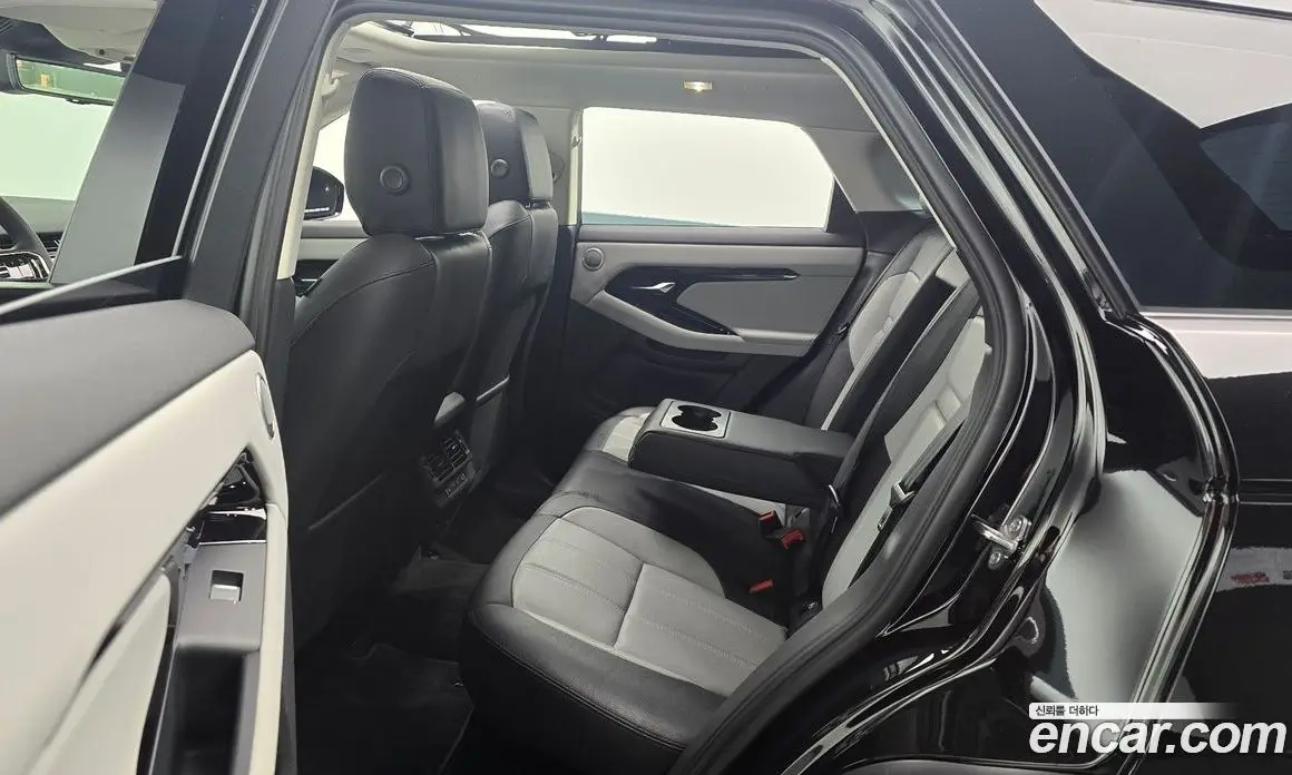 Land Rover Range Rover Evoque 2025 2.0 автомат (гидро), фото 12
