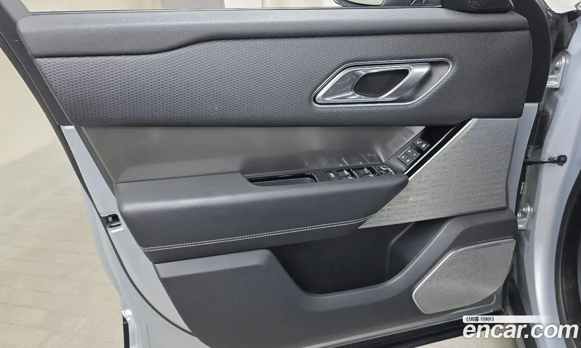 Land Rover Range Rover Velar 2018 2.0 автомат (гидро), фото 13