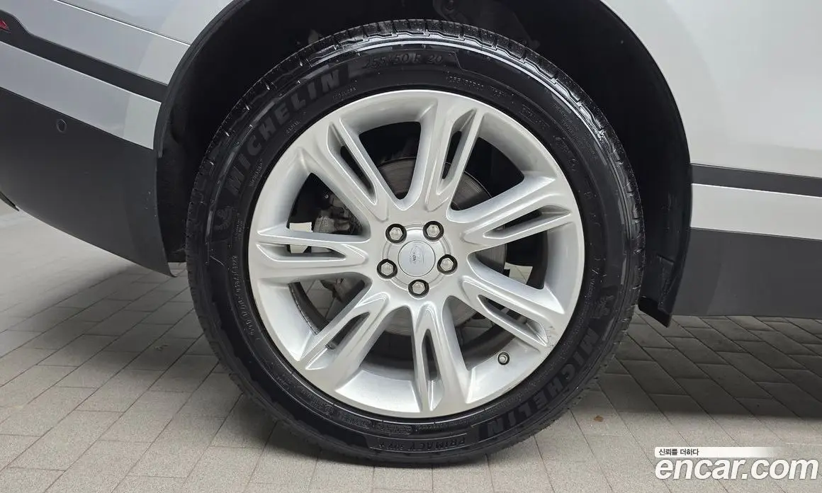 Land Rover Range Rover Velar 2018 2.0 автомат (гидро), фото 4