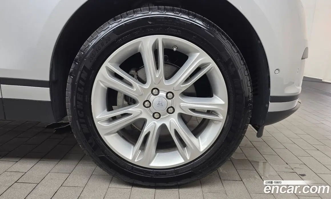 Land Rover Range Rover Velar 2018 2.0 автомат (гидро), фото 6