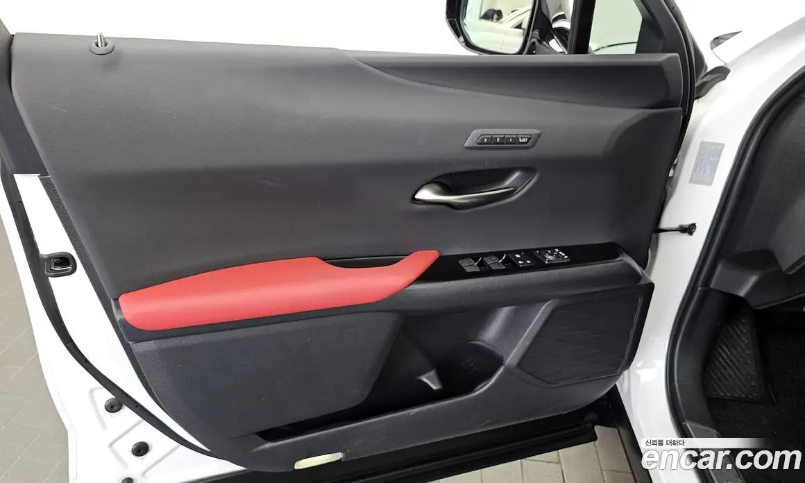 Lexus UX 2021 2.0 автомат (гидро), фото 14 Lexus UX 2021 2.0 автомат (гидро), фото 14
