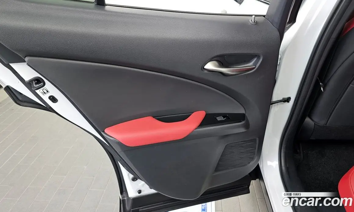 Lexus UX 2021 2.0 автомат (гидро), фото 15 Lexus UX 2021 2.0 автомат (гидро), фото 15