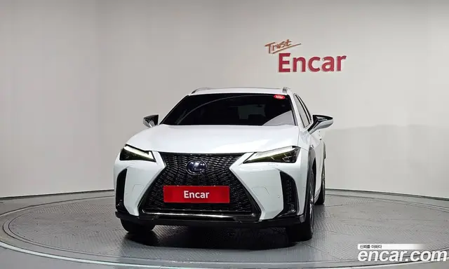 Lexus UX 2021 2.0 автомат (гидро), миниатюра 3 Lexus UX 2021 2.0 автомат (гидро), миниатюра 3