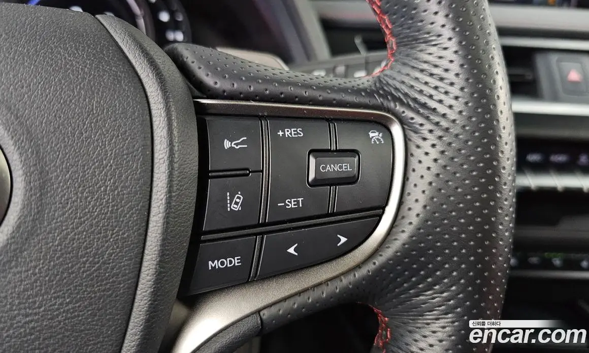 Lexus UX 2021 2.0 автомат (гидро), фото 25 Lexus UX 2021 2.0 автомат (гидро), фото 25