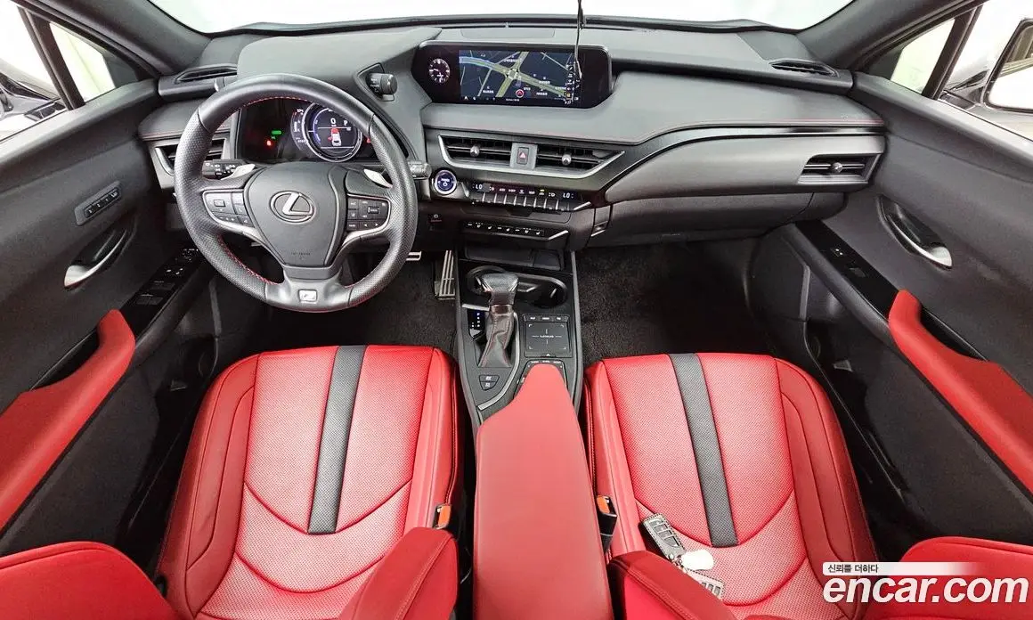 Lexus UX 2021 2.0 автомат (гидро), фото 10 Lexus UX 2021 2.0 автомат (гидро), фото 10